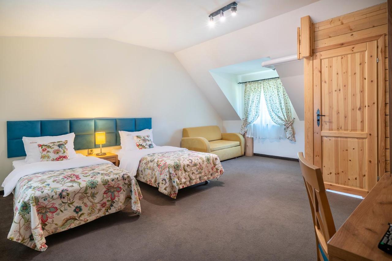 Labedz Hotel Karczma Ilawa Bagian luar foto