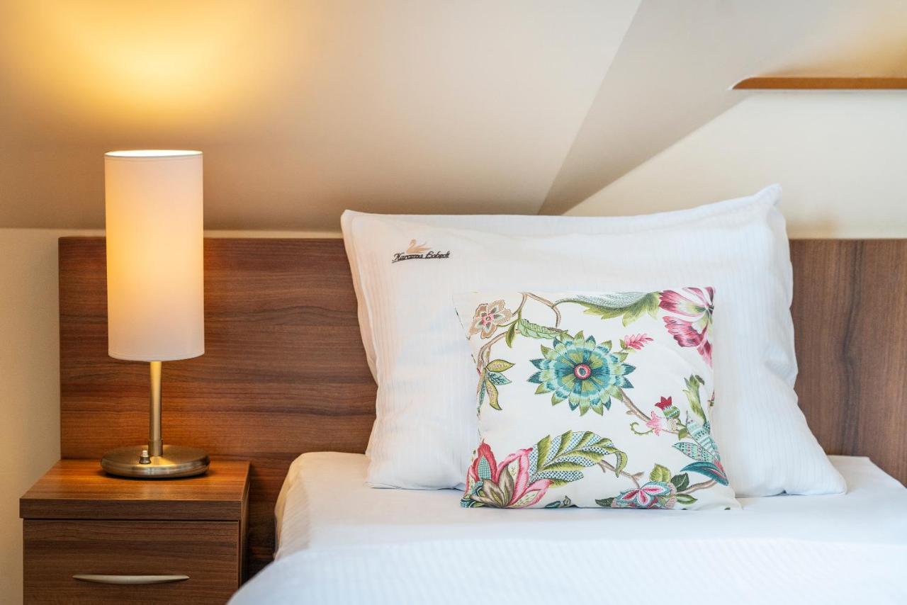 Labedz Hotel Karczma Ilawa Bagian luar foto